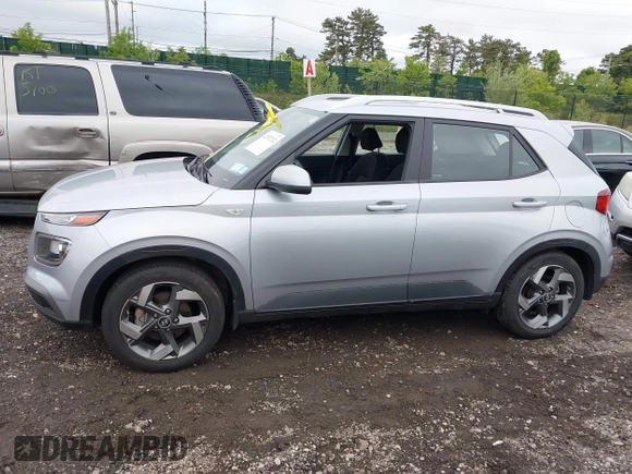 2022 Hyundai Venue SEL z VIN KMHRC8A3XNU188561, wystawiony jako IAAI lot #42337212 z przebiegiem 65 849 mil mil oraz . Historia ofert i sprzedaży dostępna na DreamBid. Obrazek 14.