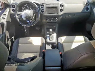 2017 Volkswagen Tiguan S с VIN WVGAV7AX2HW504340, выставлен на аукционе Copart как лот 54264525 с пробегом 78 565 миль миль и Списание • Salvage title. История ставок и продаж доступна на DreamBid. Изображение 8.