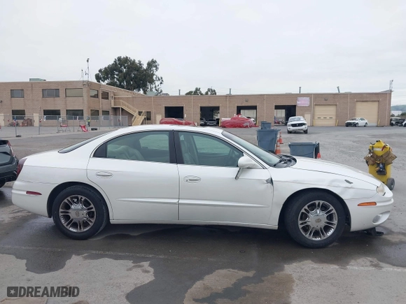 2001 Oldsmobile Aurora with VIN 1G3GS64C114109142, listed as a IAAI auction lot 41974652 with 81,395 mi miles. Bid and sale history available at carsss.com. Image 13.
