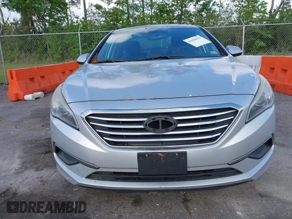 2016 Hyundai Sonata SE z VIN 5NPE24AF0GH335038, wystawiony jako IAAI lot #41958970 z przebiegiem 142 468 mil mil oraz . Historia ofert i sprzedaży dostępna na DreamBid. Obrazek 12.