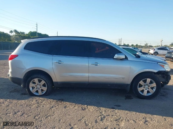 2010 Chevrolet Traverse LT w/1LT with VIN 1GNLRFED8AS124001, listed as a IAAI auction lot 41784279 with 193,680 mi miles. Bid and sale history available at carsss.com. Image 13.