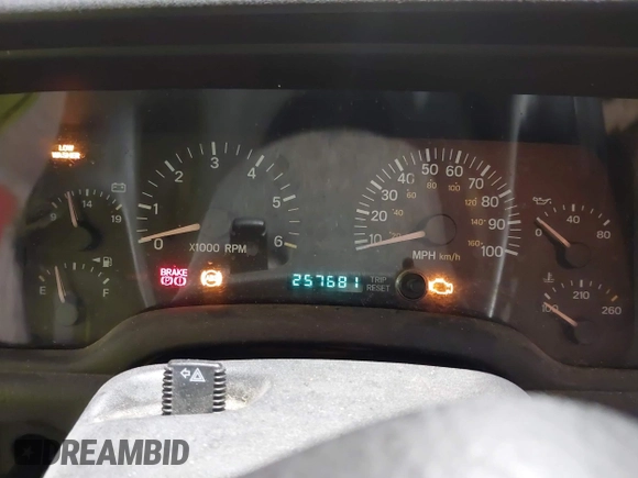 2001 Jeep Cherokee Sport with VIN 1J4FF58S51L579766, listed as a IAAI auction lot 42623211 with 257,681 mi miles and . Bid and sale history available at DreamBid. Image 7.