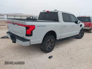 2023 Ford F-150 Lightning Pro z VIN 1FTVW1EL7PWG19070, wystawiony jako IAAI lot #41536193 z przebiegiem 22 654 mil mil oraz . Historia ofert i sprzedaży dostępna na DreamBid. Obrazek 4.