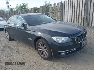 2013 BMW 7 Series 740Li xDrive z VIN WBAYF4C59DD127390, wystawiony jako IAAI lot #42083517 z przebiegiem 202 202 mil mil oraz . Historia ofert i sprzedaży dostępna na DreamBid. Obrazek 1.