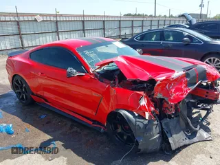 2016 Ford Mustang Shelby GT350 z VIN 1FA6P8JZ9G5524090, wystawiony jako IAAI lot #41824242 z przebiegiem Nie podano mil oraz . Historia ofert i sprzedaży dostępna na DreamBid. Obrazek 1.