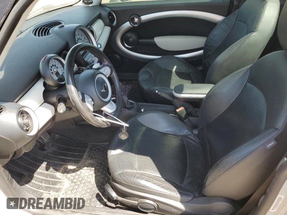 2010 MINI Hardtop S with VIN WMWMF7C53ATZ71927, listed as a Copart auction lot 60350125 with 110,385 mi miles and Clean title. Bid and sale history available at DreamBid. Image 7.
