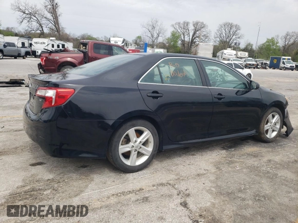 2014 Toyota Camry L with VIN 4T1BF1FK9EU747890, listed as a Copart auction lot 52025105 with 220,206 mi miles and Salvage Title. Bid and sale history available at carsss.com. Image 3.