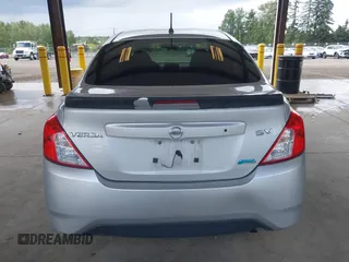 2016 Nissan Versa SV z VIN 3N1CN7AP9GL890842, wystawiony jako IAAI lot #42299478 z przebiegiem 90 572 mil mil oraz . Historia ofert i sprzedaży dostępna na DreamBid. Obrazek 16.