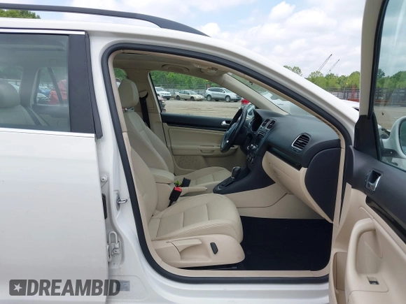 2012 Volkswagen Jetta TDI w/Sunroof & Nav with VIN 3VWPL7AJ5CM697167, listed as a IAAI auction lot 42220468 with 93,755 mi miles and . Bid and sale history available at DreamBid. Image 5.