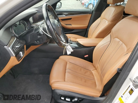 2019 BMW 5 Series 530i z VIN WBAJA5C56KWW14361, wystawiony jako Copart lot #56403635 z przebiegiem 123 182 mil mil oraz Szkoda całkowita • Salvage title. Historia ofert i sprzedaży dostępna na DreamBid. Obrazek 7.