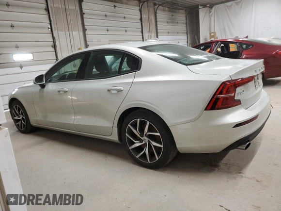 2020 Volvo S60 Momentum with VIN 7JRA22TK6LG072518, listed as a Copart auction lot 43778113 with 36,428 mi miles. Bid and sale history available at carsss.com. Image 2.