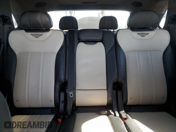 2018 Bentley Bentayga Signature z VIN SJAAC4ZV0JC020171, wystawiony jako Copart lot #48413645 z przebiegiem 76 196 mil mil oraz Szkody całkowita. Historia ofert i sprzedaży dostępna na DreamBid. Obrazek 10.