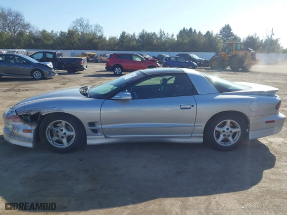 1998 Pontiac Firebird with VIN 2G2FS22K2W2211663, listed as a IAAI auction lot 41790845 with 237,098 mi miles. Bid and sale history available at carsss.com. Image 14.