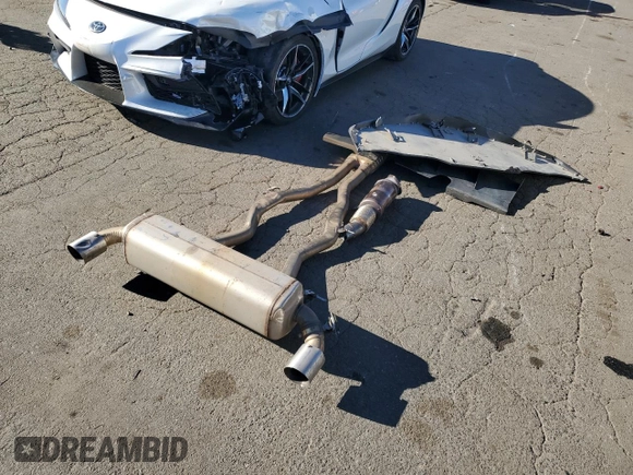 2021 Toyota Supra 3.0 с VIN WZ1DB0C02MW042827, выставлен на аукционе Copart как лот 81323404 с пробегом 35 466 миль миль и Списание • Salvage title. История ставок и продаж доступна на DreamBid. Изображение 14.