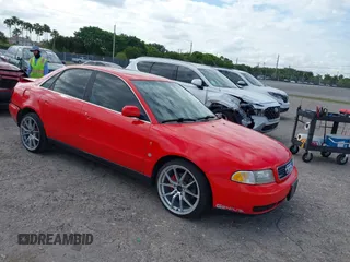 1997 Audi A4 с VIN WAUEA88D0VA021941, выставлен на аукционе IAAI как лот 42178105 с пробегом 187 520 миль миль и . История ставок и продаж доступна на DreamBid. Изображение 1.