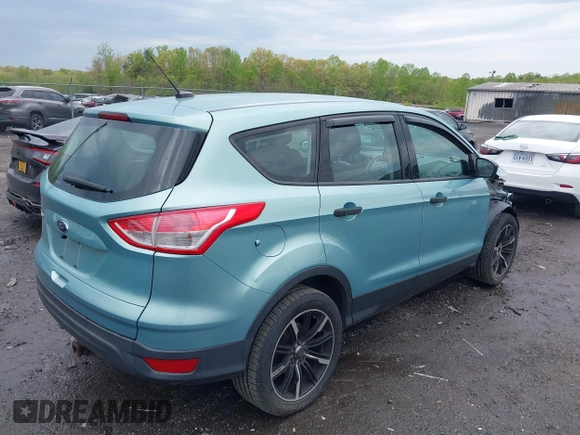 2013 Ford Escape S with VIN 1FMCU0F75DUD00309, listed as a IAAI auction lot 42017289 with 184,026 mi miles. Bid and sale history available at carsss.com. Image 4.