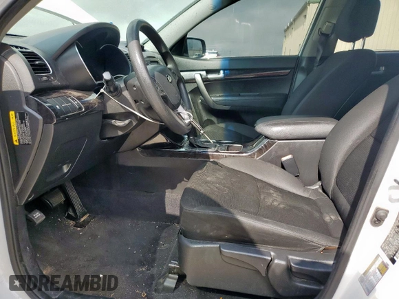 2014 Kia Sorento LX with VIN 5XYKT3A69EG486040, listed as a Copart auction lot 54686995 with 146,736 mi miles and Clean Title. Bid and sale history available at carsss.com. Image 8.