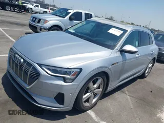 2019 Audi e-tron Prestige with VIN WA1VAAGE9KB010814, listed as a IAAI auction lot 42632795 with 90,497 mi miles and . Bid and sale history available at DreamBid. Image 18.
