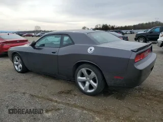 2013 Dodge Challenger R/T z VIN 2C3CDYBT0DH741262, wystawiony jako Copart lot #49185255 z przebiegiem 97 902 mil mil oraz Szkoda całkowita • Salvage title. Historia ofert i sprzedaży dostępna na DreamBid. Obrazek 2.