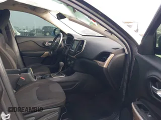 2017 Jeep Cherokee Latitude z VIN 1C4PJLCB7HW668185, wystawiony jako IAAI lot #41826925 z przebiegiem 172 790 mil mil oraz . Historia ofert i sprzedaży dostępna na DreamBid. Obrazek 5.