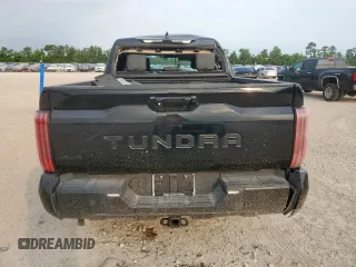 2024 Toyota Tundra Limited Hybrid z VIN 5TFWC5DB6RX067619, wystawiony jako Copart lot #54936195 z przebiegiem 5 792 mil mil oraz Szkoda całkowita • Salvage title. Historia ofert i sprzedaży dostępna na DreamBid. Obrazek 6.