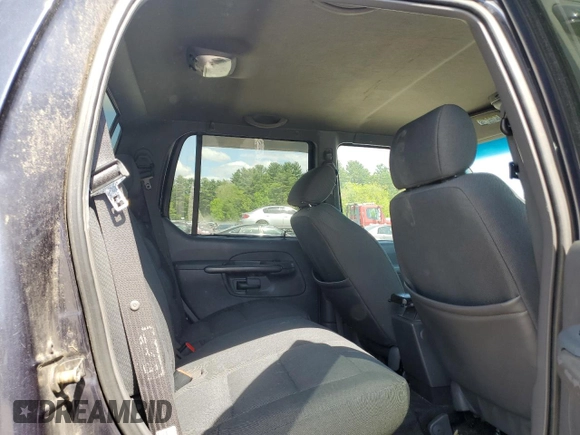 2001 Ford Explorer Sport Trac z VIN 1FMZU77E61UB01605, wystawiony jako Copart lot #56976175 z przebiegiem 106 313 mil mil oraz Czysty tytuł • Clean title. Historia ofert i sprzedaży dostępna na DreamBid. Obrazek 10.