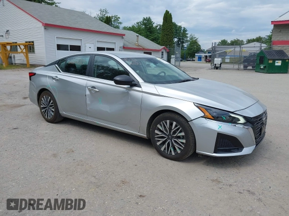 2024 Nissan Altima SV with VIN 1N4BL4DV4RN346569, listed as a IAAI auction lot 42827680 with 22,155 mi miles and . Bid and sale history available at DreamBid. Image 1.