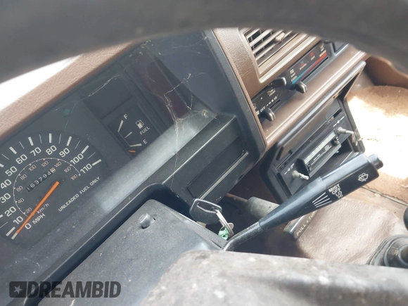 1985 Toyota Pickup с VIN JT4RN55R8F0075812, выставлен на аукционе IAAI как лот 41824106 с пробегом 163 794 миль миль и . История ставок и продаж доступна на DreamBid. Изображение 11.