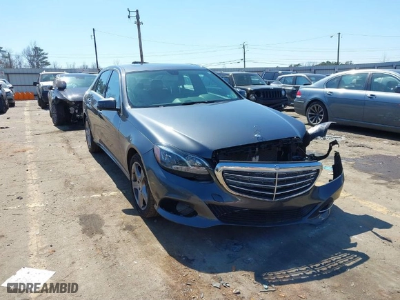 2014 Mercedes-Benz E-Class E 350 Luxury with VIN WDDHF8JB8EA865368, listed as a IAAI auction lot 41790012 with 98,788 mi miles. Bid and sale history available at carsss.com. Image 1.
