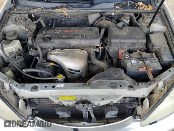 2005 Toyota Camry STD z VIN 4T1BE32K25U946848, wystawiony jako Copart lot #50825945 z przebiegiem 271 622 mil mil oraz Czysty tytuł • Clean title. Historia ofert i sprzedaży dostępna na DreamBid. Obrazek 11.