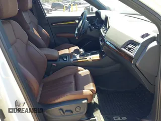 2018 Audi Q5 Premium Plus with VIN WA1BNAFYXJ2097883, listed as a IAAI auction lot 41890804 with 44,220 mi miles. Bid and sale history available at carsss.com. Image 5.