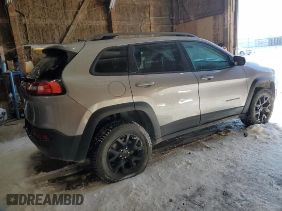2018 Jeep Cherokee Trailhawk z VIN 1C4PJMBX7JD525385, wystawiony jako Copart lot #46084225 z przebiegiem 75 259 mil mil oraz Szkoda całkowita • Salvage title. Historia ofert i sprzedaży dostępna na DreamBid. Obrazek 3.