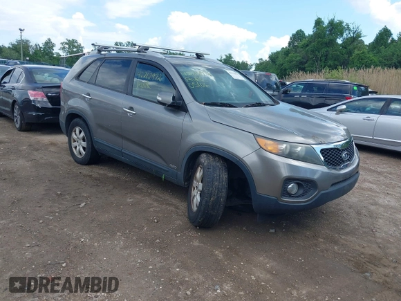 2011 Kia Sorento LX with VIN 5XYKTCA14BG056447, listed as a IAAI auction lot 42212972 with 207,258 mi miles. Bid and sale history available at carsss.com. Image 1.