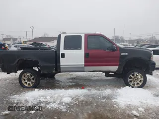 2005 Ford F-250 XL z VIN 1FTSW21515EC67798, wystawiony jako IAAI lot #41463473 z przebiegiem 221 075 mil mil oraz . Historia ofert i sprzedaży dostępna na DreamBid. Obrazek 12.
