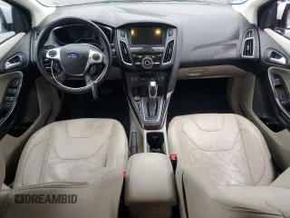 2016 Ford Focus Electric z VIN 1FADP3R42GL234563, wystawiony jako Copart lot #43955695 z przebiegiem 66 636 mil mil oraz Szkoda całkowita • Salvage title. Historia ofert i sprzedaży dostępna na DreamBid. Obrazek 8.