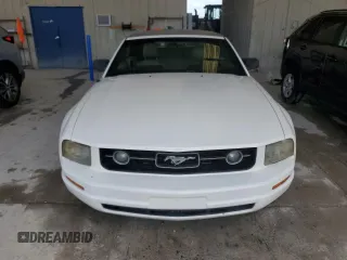 2008 Ford Mustang Deluxe с VIN 1ZVHT84N285127603, выставлен на аукционе Copart как лот 61134925 с пробегом Не указан миль и Чистый • Clean title. История ставок и продаж доступна на DreamBid. Изображение 5.