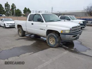2001 Dodge 1500 with VIN 3B7HF13Z01M555854, listed as a IAAI auction lot 41555752 with 164,111 mi miles and . Bid and sale history available at DreamBid. Image 1.