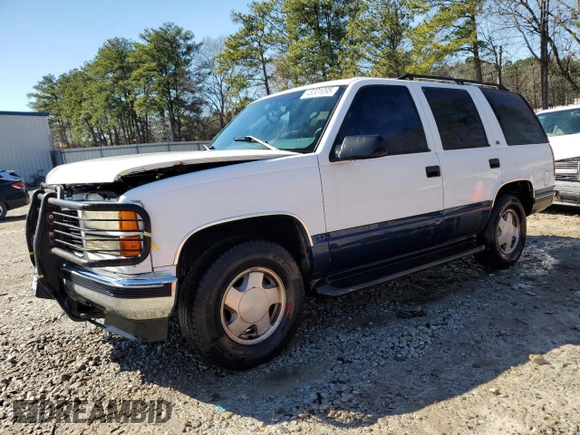 1997 GMC Yukon with VIN 1GKEK13R0VJ747359, listed as a Copart auction lot 48301095 with 272,417 mi miles and Salvage Title. Bid and sale history available at carsss.com. Image 1.