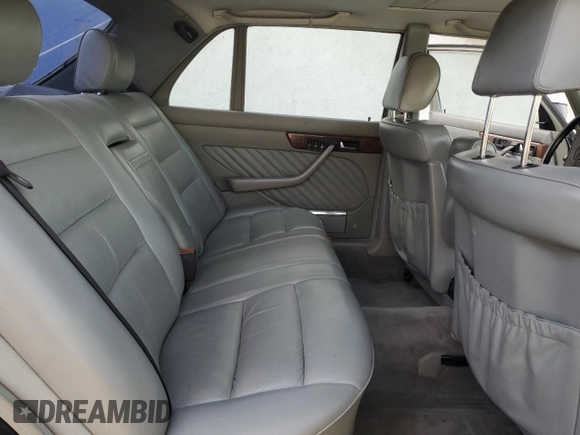 1989 Mercedes-Benz 560 with VIN WDBCA39D7KA428225, listed as a Copart auction lot 85363764 with 263,874 mi miles and Clean Title. Bid and sale history available at DreamBid. Image 10.
