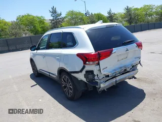 2018 Mitsubishi Outlander SE with VIN JA4AD3A36JZ061024, listed as a IAAI auction lot 42281627 with 245,456 mi miles and . Bid and sale history available at DreamBid. Image 3.