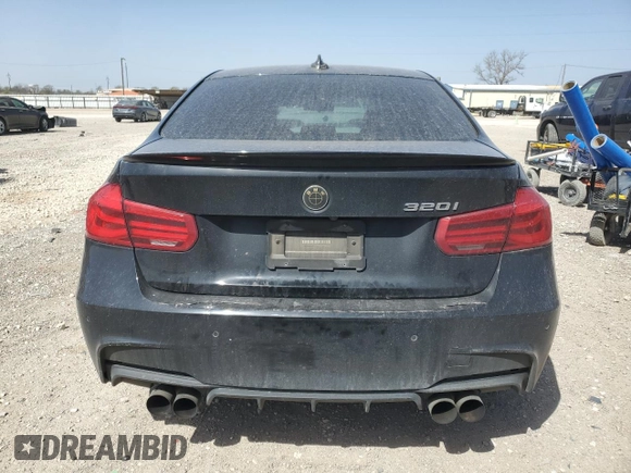 2017 BMW 3 Series 320i z VIN WBA8E1G34HNU17028, wystawiony jako Copart lot #48435285 z przebiegiem 87 677 mil mil oraz Czysty tytuł • Clean title. Historia ofert i sprzedaży dostępna na DreamBid. Obrazek 6.