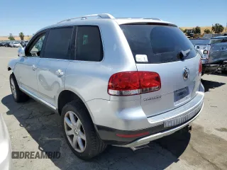 2004 Volkswagen Touareg z VIN WVGCM77L74D059969, wystawiony jako Copart lot #68238193 z przebiegiem Nie podano mil oraz Szkody całkowita. Historia ofert i sprzedaży dostępna na DreamBid. Obrazek 2.