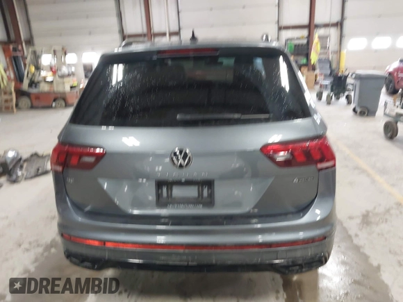 2022 Volkswagen Tiguan SE R-Line Black with VIN 3VV8B7AX9NM103988, listed as a IAAI auction lot 41908814 with 43,671 mi miles and . Bid and sale history available at DreamBid. Image 17.