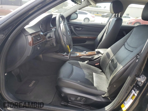 2011 BMW 3 Series 328i z VIN WBAPH7C51BA801991, wystawiony jako Copart lot #50096365 z przebiegiem 122 874 mil mil oraz Szkoda całkowita • Salvage title. Historia ofert i sprzedaży dostępna na DreamBid. Obrazek 7.