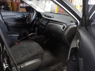 2016 Nissan Rogue SV z VIN JN8AT2MV2GW135957, wystawiony jako IAAI lot #42077099 z przebiegiem 135 081 mil mil oraz . Historia ofert i sprzedaży dostępna na DreamBid. Obrazek 5.