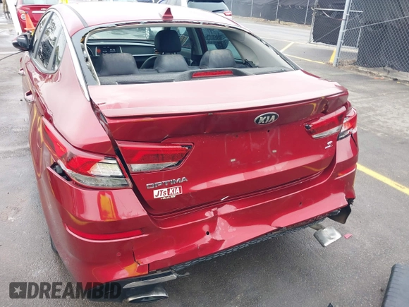 2020 Kia Optima LX with VIN 5XXGT4L35LG416812, listed as a IAAI auction lot 41904764 with 146,381 mi miles and . Bid and sale history available at carsss.com. Image 6.