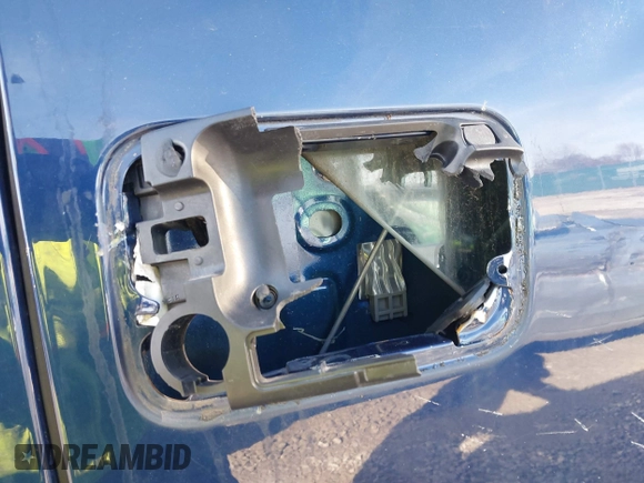 2008 Ford F-150 XLT with VIN 1FTPX14508FA28251, listed as a IAAI auction lot 41446134 with 114,305 mi miles and . Bid and sale history available at DreamBid. Image 12.