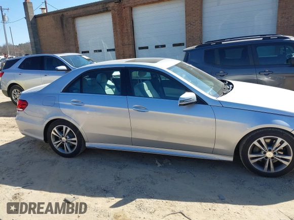 2014 Mercedes-Benz E-Class E 250 BlueTEC Luxury with VIN WDDHF0EB6EA967831, listed as a IAAI auction lot 41660612 with 187,041 mi miles. Bid and sale history available at carsss.com. Image 13.
