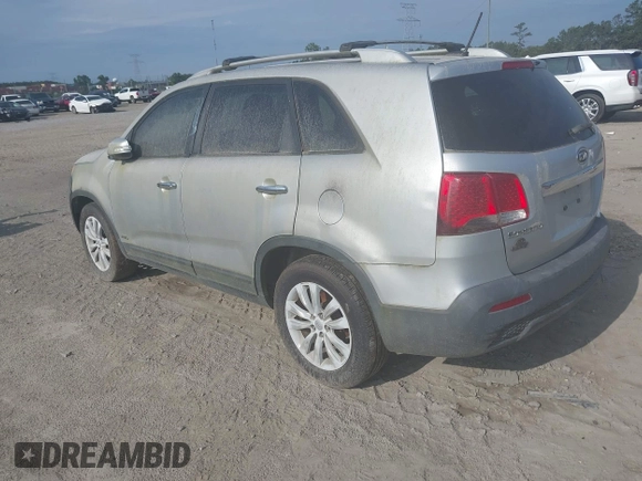 2011 Kia Sorento LX with VIN 5XYKTDA29BG066339, listed as a IAAI auction lot 42095946 with 231,849 mi miles. Bid and sale history available at carsss.com. Image 3.