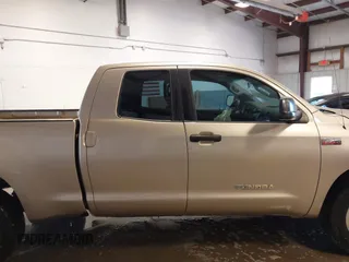 2008 Toyota Tundra z VIN 5TFRV54198X034014, wystawiony jako IAAI lot #41282101 z przebiegiem 155 510 mil mil oraz . Historia ofert i sprzedaży dostępna na DreamBid. Obrazek 14.